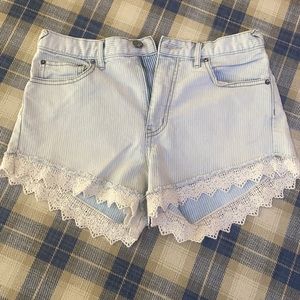 Sz 28 free people boho pinstripe denim jean shorts crochet lace trim
